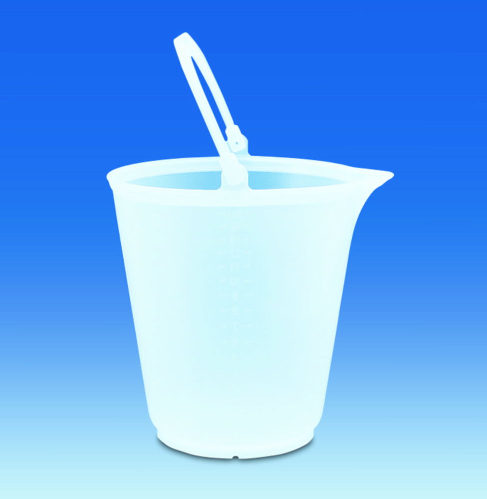 Buckets with spout, PP