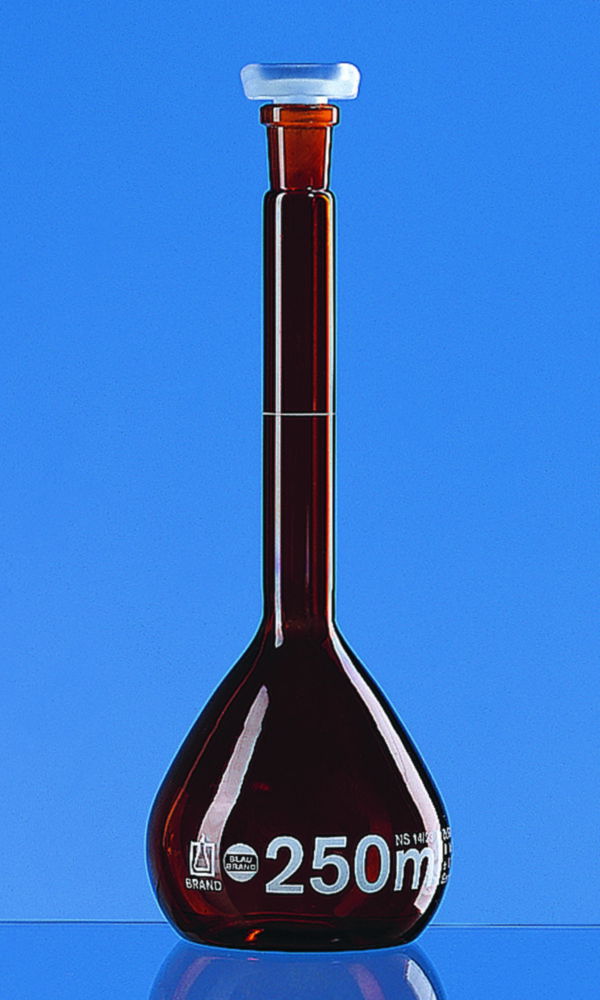 Volumetric flasks, boro 3.3, class A, amber, white graduation, with PP stopper, incl. ISO individual certificate Volumetric flasks, boro 3.3, class A, amber, white graduation, with PP stopper, incl. ISO individual certificate