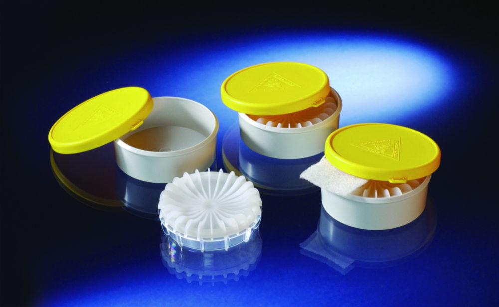 Sample containers external bin, PE with snap on lids Sample containers external bin, PE with snap on lids