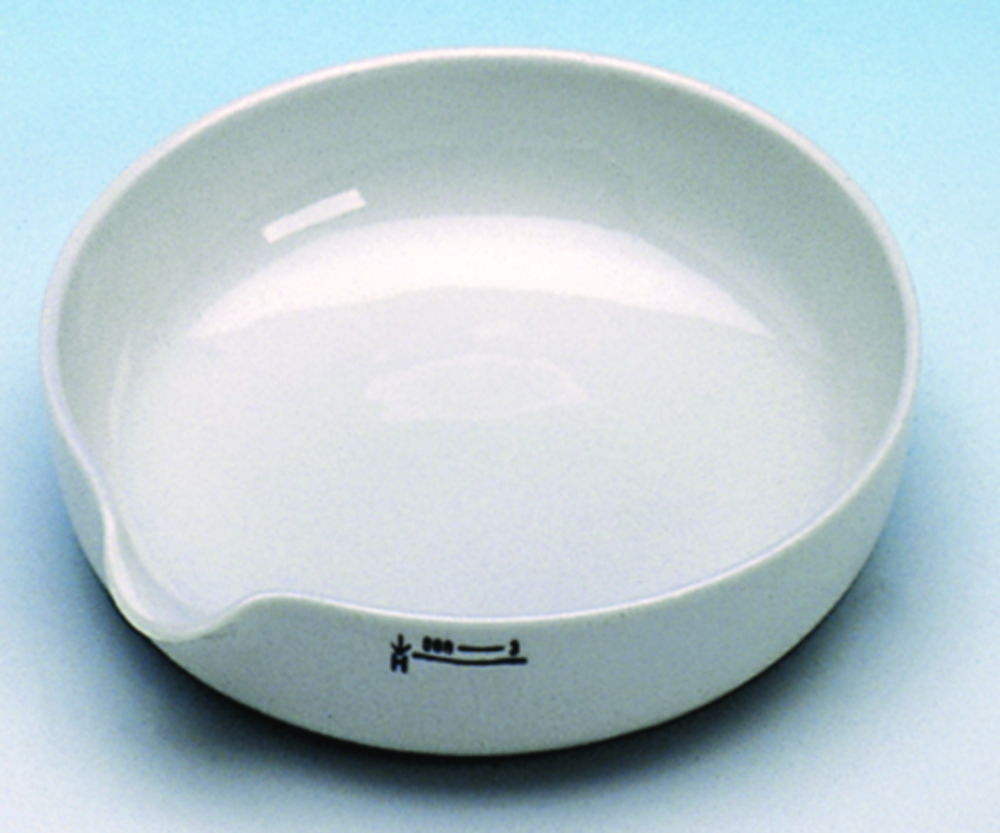 Evaporating basins, porcelain, shallow form Evaporating basins, porcelain, shallow form