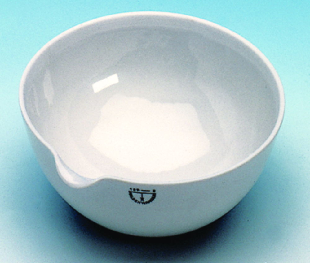 Evaporating basins, porcelain, with spout, round bottom, medium form