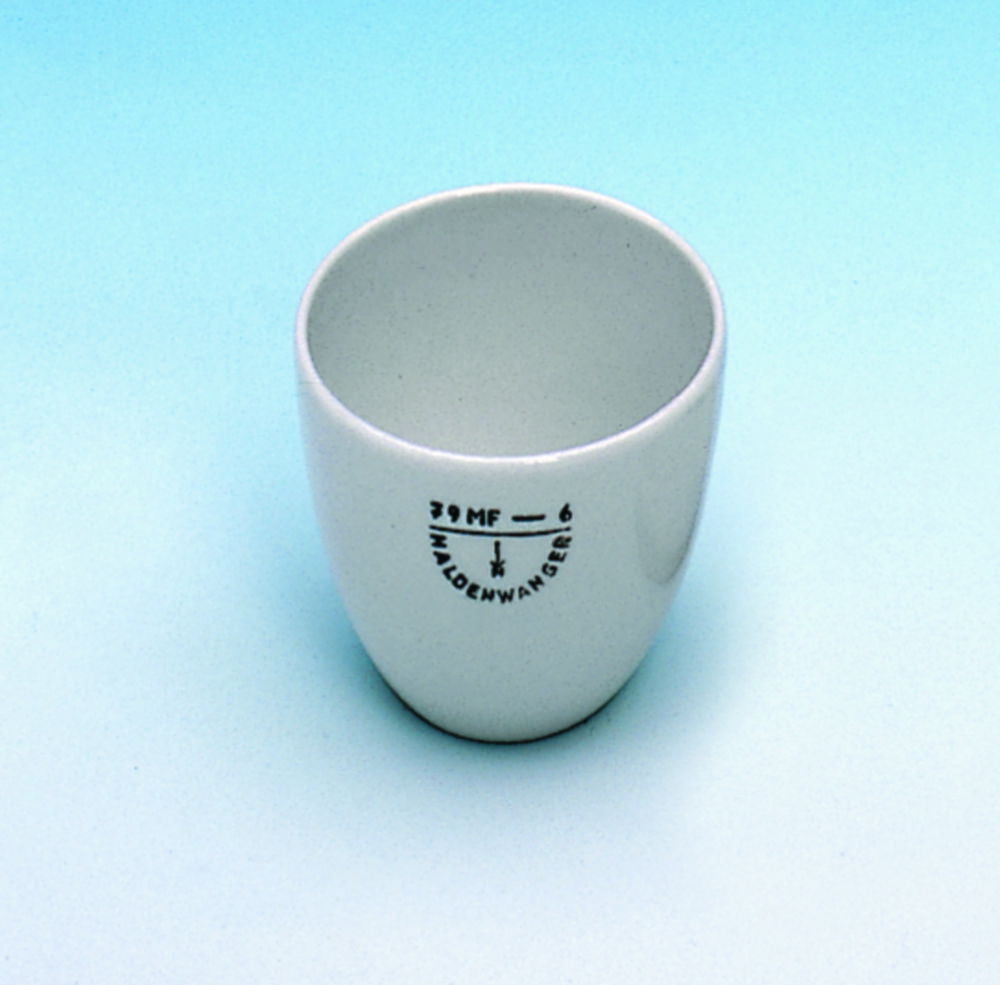Crucibles, porcelain, medium form