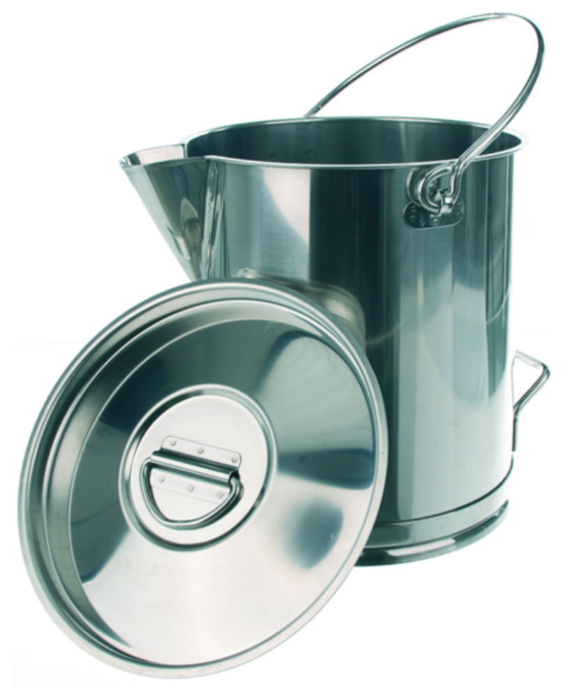 Measuring cans with spout Measuring cans with spout